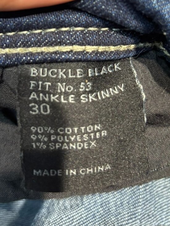 Buckle/BKE (Black) Women’s Skinny Jeans Dark Wash – Ripped Knee, Size 30, Denim - Picture 5 of 8